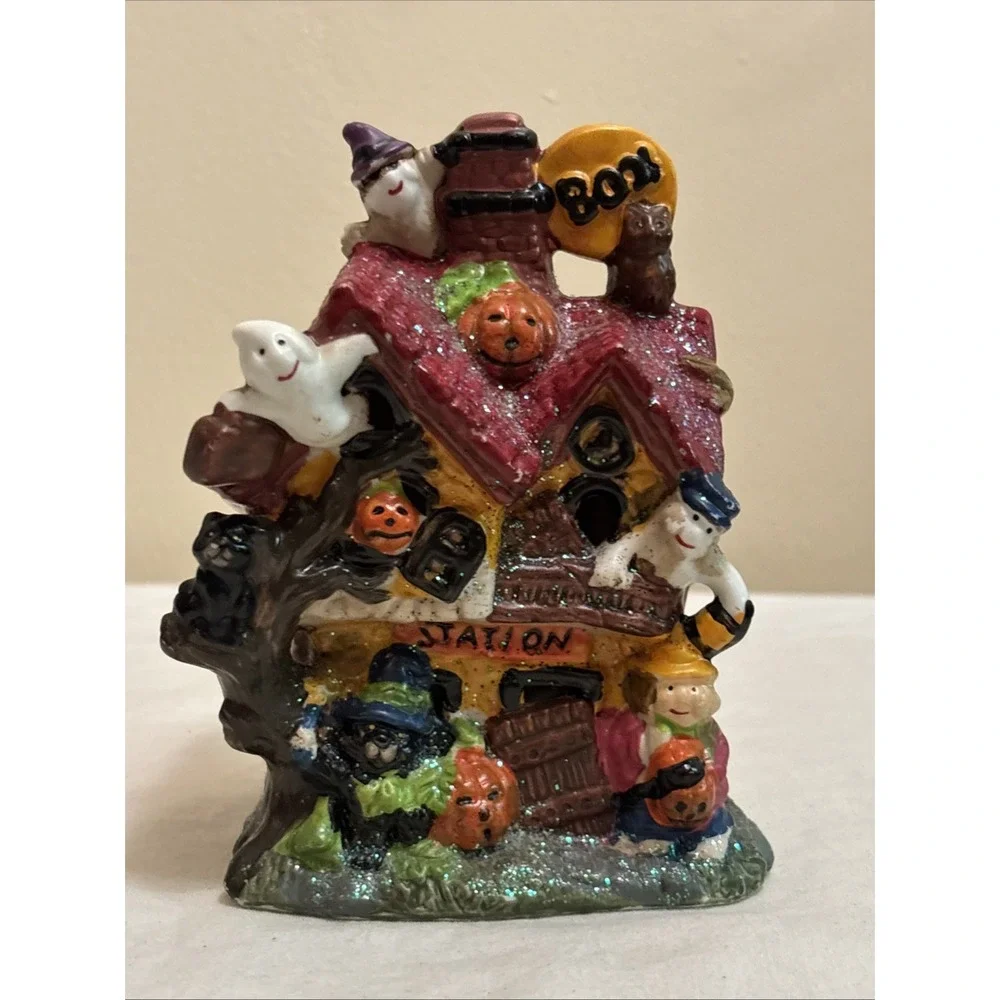 VTG Halloween Haunted House Ceramic Village Figurine 5.5 Ghost Station Decor